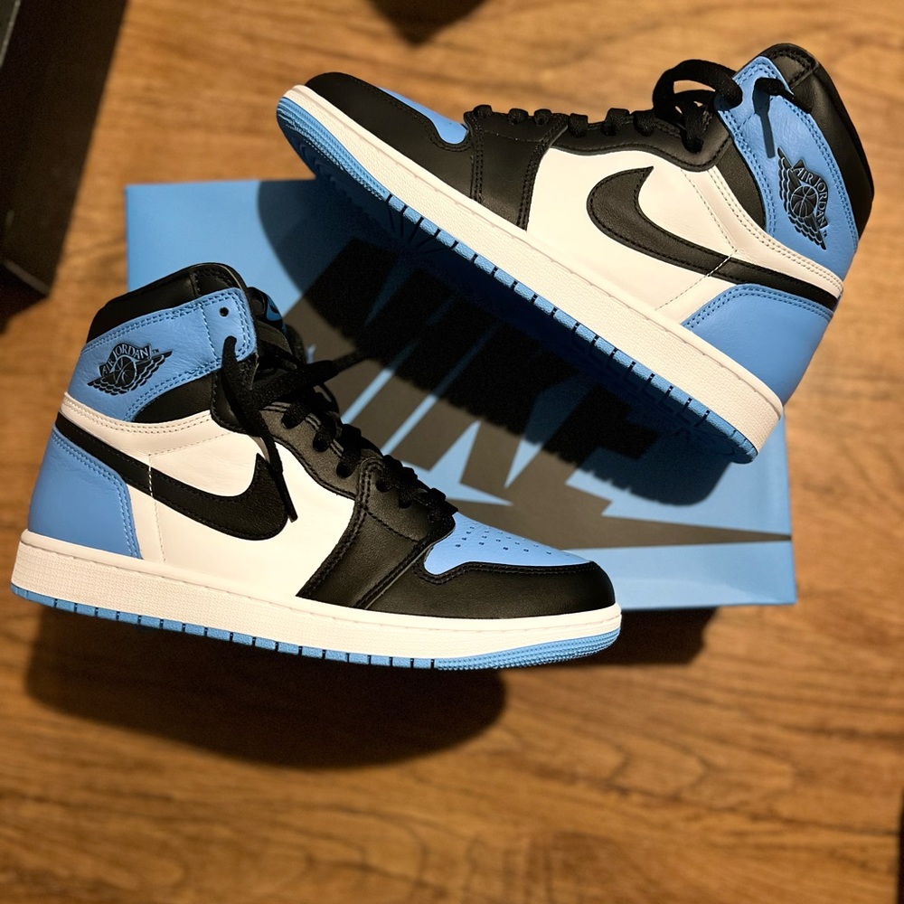 Jordan 1”s never worn  brand new in box with extra blue laces